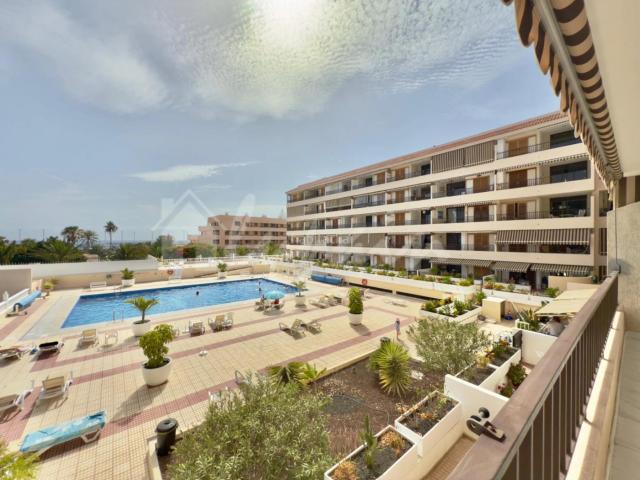 Apartamento en venta en Arona, Los Cristianos. Apartamentos.