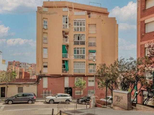 Apartamento en venta en Badalona, La Salut. Se vende piso en Ricardo Strauss 4 de Badalona, Barcelona. Apartamentos.
