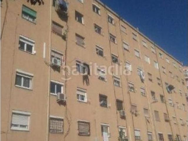 Apartamento en venta en Badalona, Llefià. Se vende piso en Sagrada Familia 55 de Badalona, Barcelona. Apartamentos.