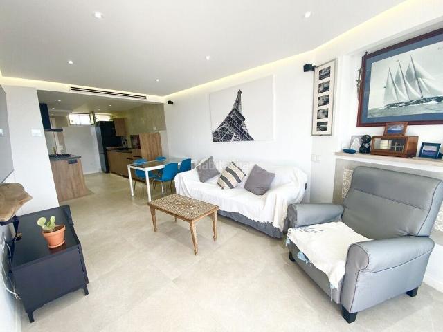 Apartamento en venta en Baleares Calvià, Calvià Poble. Apartamento moderno con vistas lejanas al mar situado en Santa Ponsa. Apartamentos.