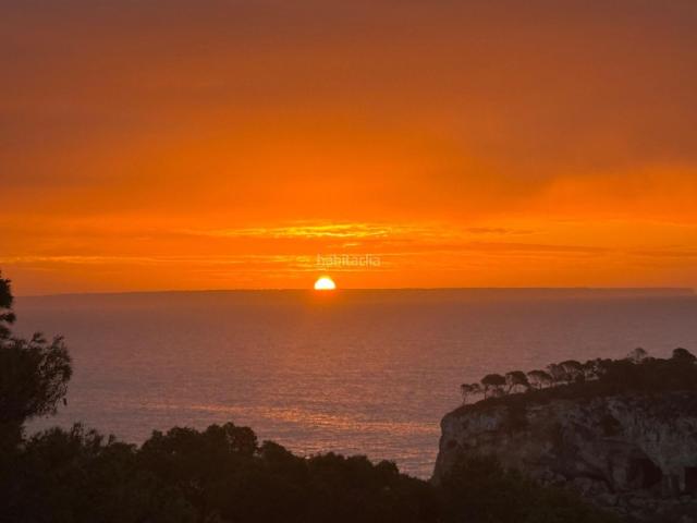 Apartamento en venta en Baleares Calvià, Sol de Mallorca. Encantador apartamento con vistas al mar en un entorno natural privilegiado de Mallorca completamente amueblado. Apartamentos.