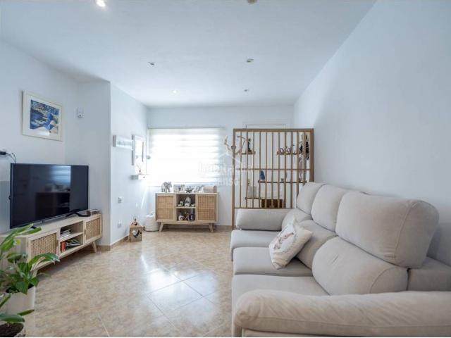 Apartamento en venta en Baleares Es Castell, Es Castell. Bonita planta baja con patio a pocos pasos del centro de Es Castell, Menorca. Apartamentos Es.