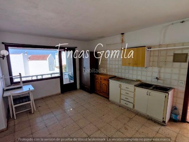 Apartamento en venta en Baleares Es Mercadal, Arenal d´en Castell. LOCAL COMERCIAL CON DOS APARTAMENTOS. Apartamentos Es.