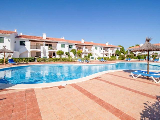 Apartamento en venta en Baleares Es Mercadal, Port d´Addaia. Apartamento con terraza y piscinas en Addaia. Apartamentos Es.