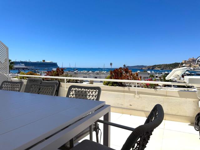 Apartamento en venta en Baleares Ibiza, Marina Botafoc Talamanca. Botafoch primera linea, apartamento vista mar. Apartamentos.