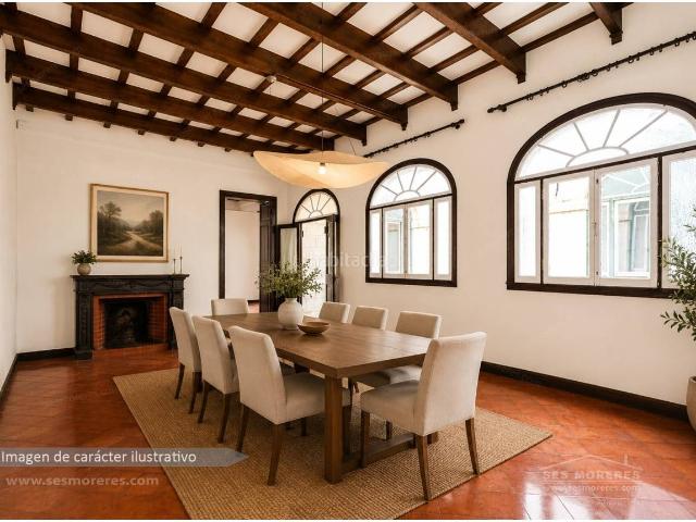 Apartamento en venta en Baleares Maó Mahón, Centre Històric. Piso señorial con carácter original en el centro histórico de Mahón. Apartamentos Maó.