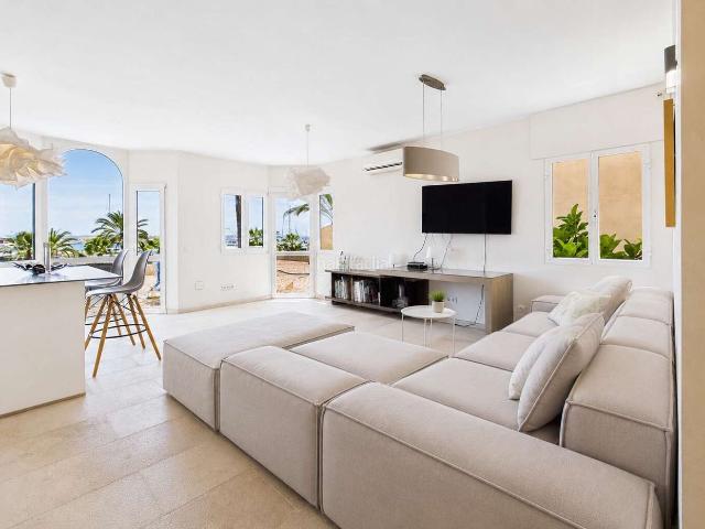 Apartamento en venta en Baleares Palma de Mallorca, Cort. Palma Paseo Marítimo Vivienda exclusiva junto al puerto, con vistas al mar, piscina y garaje subterráneo Ref. 9934. Apartamentos Palma de.