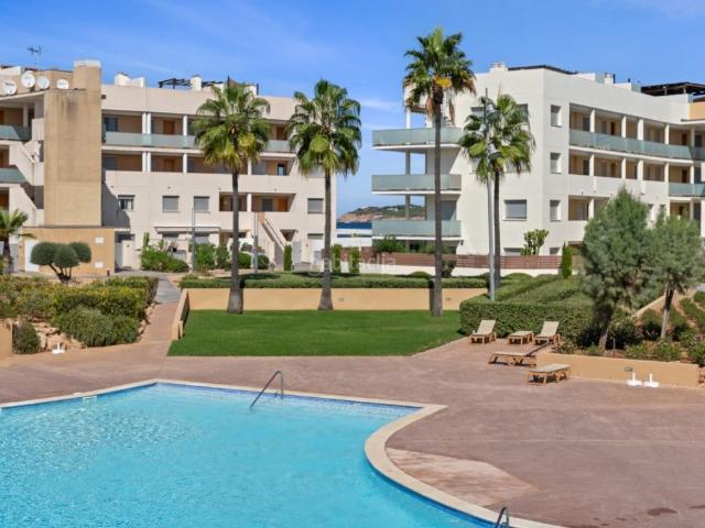 Apartamento en venta en Baleares Sant Josep de sa Talaia, Sant Agustí Cala de Bou. Apartamento en planta baja con jardín privado, terraza y parking en Cala de Bou Residencial Sa Calma. Apartamentos.