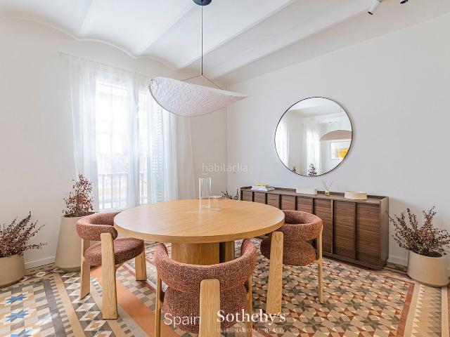Apartamento en venta en Barcelona, Gòtic. Apartamento renovado con características originales en el Barrio Gótico. Apartamentos.