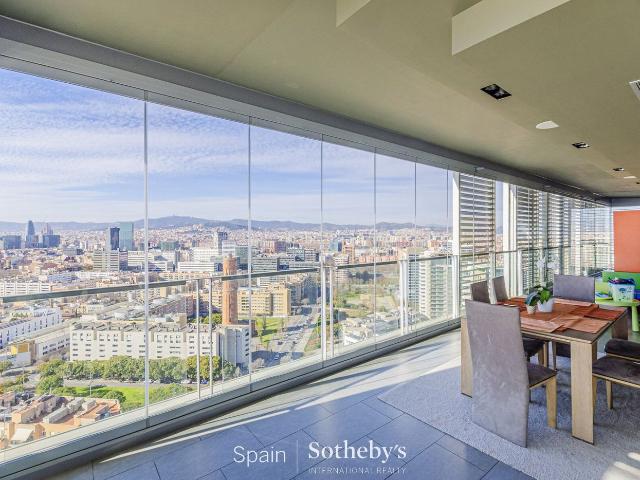 Apartamento en venta en Barcelona, Diagonal Mar i el Front Marítim del Poblenou. Apartamento familiar con vistas espectaculares al mar y a Barcelona. Apartamentos.