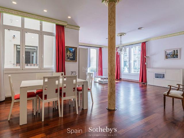 Apartamento en venta en Barcelona, Dreta de l´Eixample. Piso esquinero muy luminoso en la mejor ubicación de Barcelona. Apartamentos.