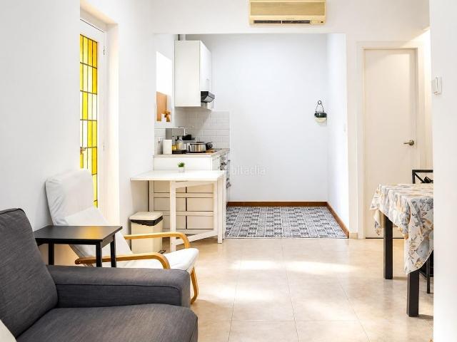 Apartamento en venta en Barcelona, El Camp de l´Arpa del Clot. piso en venta en Calle del Ripollès, 7. Apartamentos.