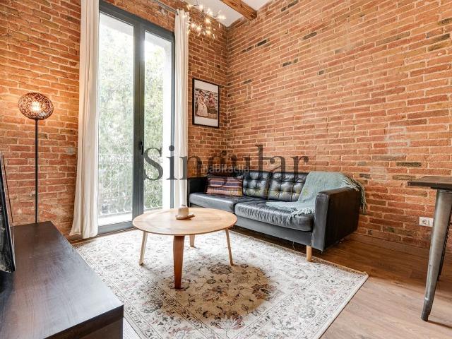 Apartamento en venta en Barcelona, El Camp de l´Arpa del Clot. Vivienda de diseño vanguardista e industrial. Apartamentos.
