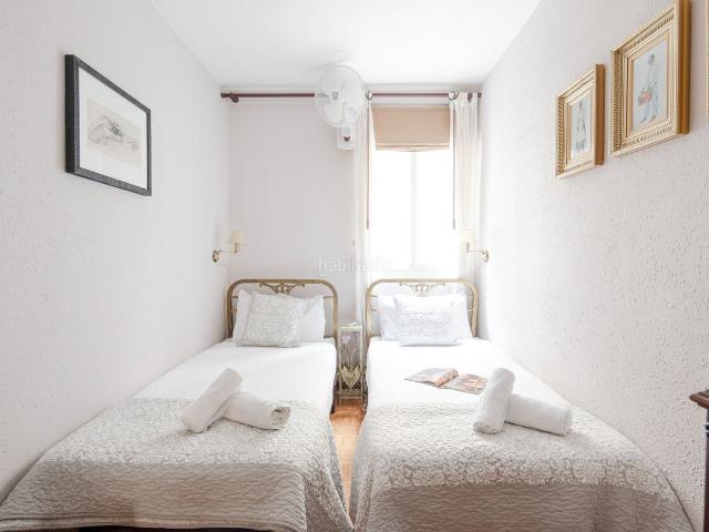 Apartamento en venta en Barcelona, El Poble Sec Parc de Montjuïc. Apartamento en Venta de 2 Dormitorios con Licencia Turística. Apartamentos.