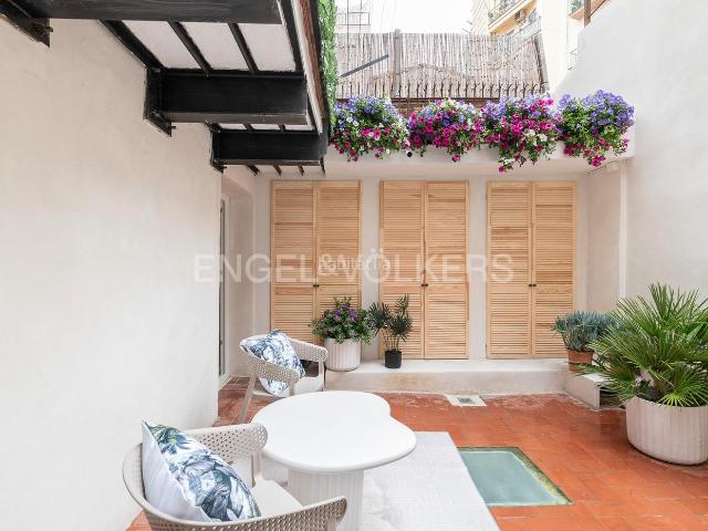 Piso en venta en Barcelona, El Poble Sec Parc de Montjuïc. Encantador piso con patio en el corazón de Poble Sec. Pisos.