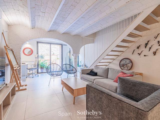 Apartamento en venta en Barcelona, L´Antiga Esquerra de l´Eixample. Exclusiva planta baja dúplex de obra nueva con terraza en Gran Vía. Apartamentos.