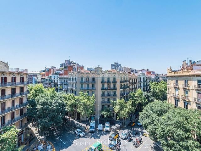 Apartamento en venta en Barcelona, L´Antiga Esquerra de l´Eixample. Luminoso apartamento en planta alta con terraza privada en Eixample. Apartamentos.