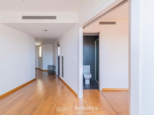 Apartamento en venta en Barcelona, L´Antiga Esquerra de l´Eixample. Luminoso apartamento en planta alta con terraza privada en Eixample. Apartamentos.