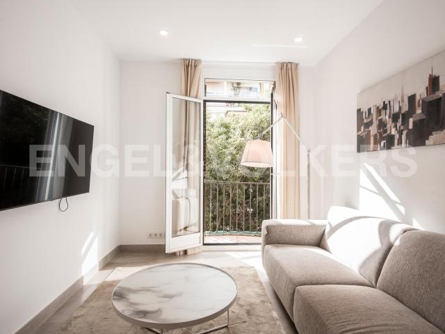 Piso en venta en Barcelona, La Nova Esquerra de l´Eixample. Encantador piso de 3 dormitorios en calle Diputació, Eixample. Pisos.