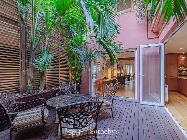 Apartamento en venta en Barcelona, Sagrada Família. Propiedad inusual con terraza en el corazón de la Sagrada Familia. Apartamentos.