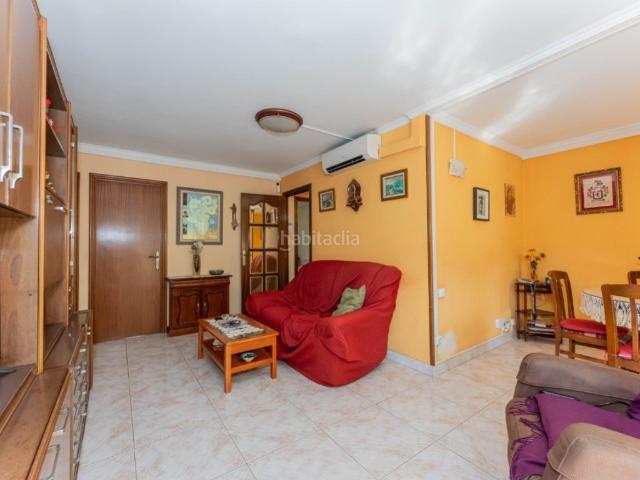 Apartamento en venta en Barcelona, Sant Martí de Provençals. Totalmente Exterior con Ascensor y Balcón. Apartamentos.