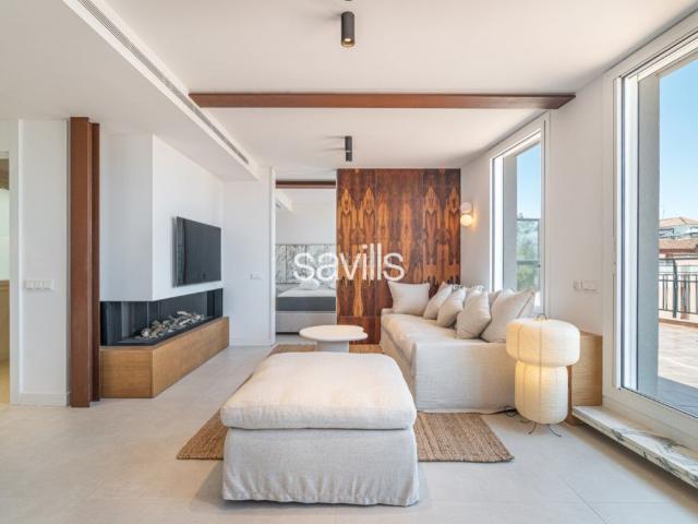Apartamento en venta en Barcelona, Sant Ramon Maternitat. Espectacular ático en venta en Avenida Madrid. Apartamentos.