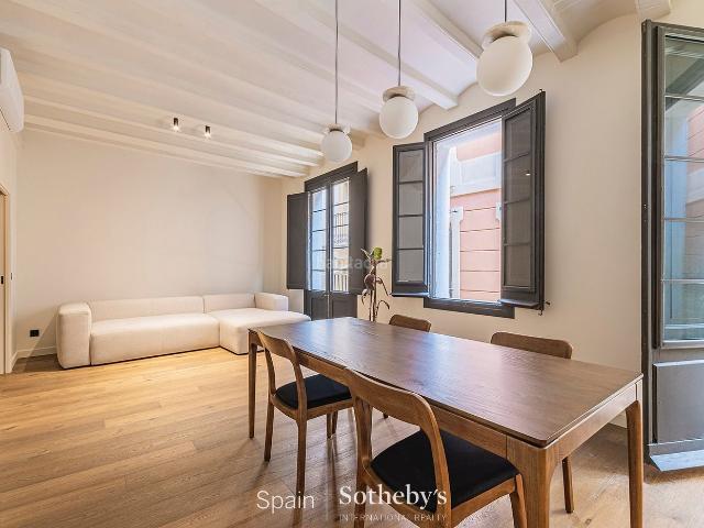 Apartamento en venta en Barcelona, St. Pere Sta. Caterina El Born. Elegante vivienda renovada junto a Santa María del Mar. Apartamentos.