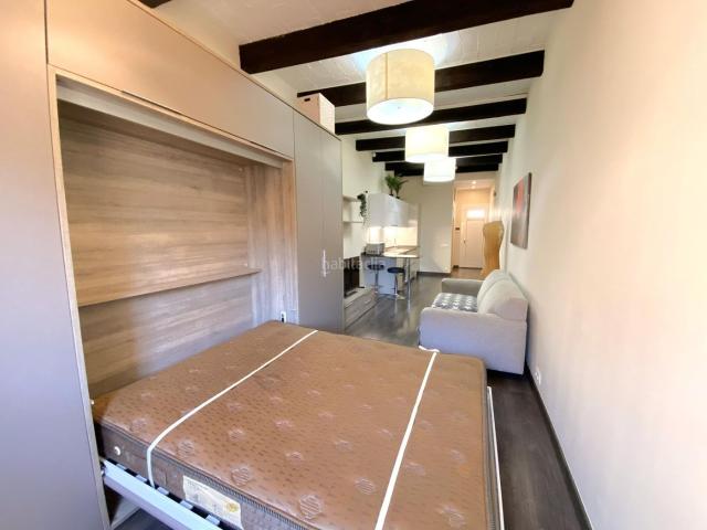 Apartamento en venta en Barcelona, Poblenou. Apartamento con encanto reformado al lado de la Playa de la Mar Bella. Apartamentos.