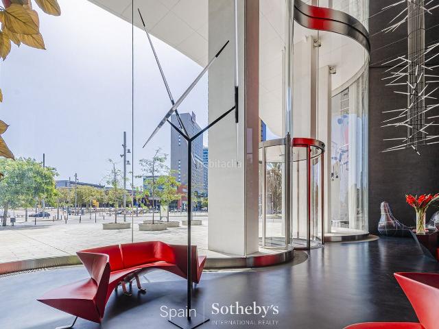 Apartamento en venta en Barcelona, Provençals del Poblenou. Venta de amplio apartamento con terraza y vista al océano en un complejo residencial de prestigio. Apartamentos.