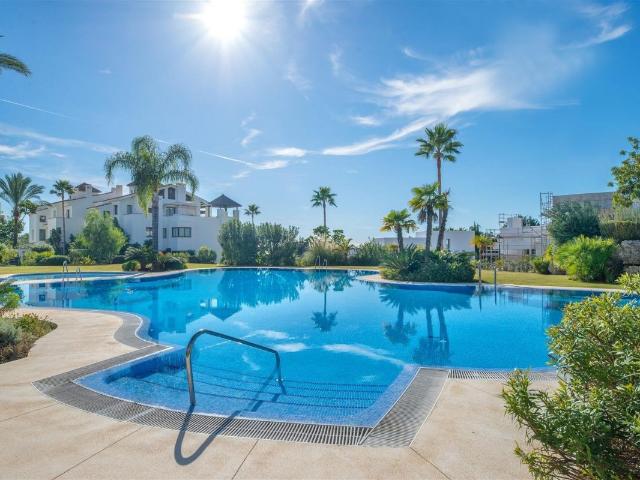 Apartamento en venta en Benahavis