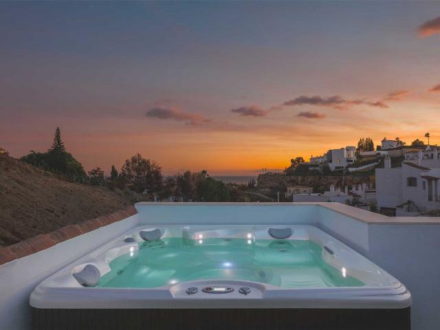 Apartamento en venta en Benahavis