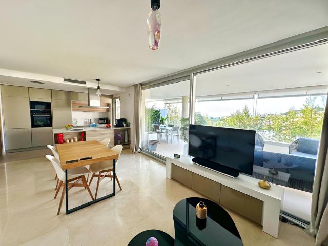 Apartamento en venta en Benahavís, Los Arqueros Puerto del Almendro. Apartamento en Planta Media en Los Arqueros. Apartamentos.