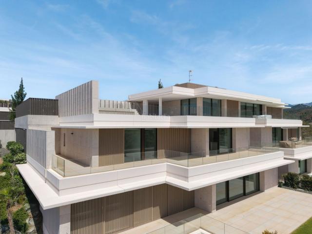 Apartamento en venta en Benahavís, La Quinta. Apartamento contemporáneo con vistas panorámicas. Apartamentos.