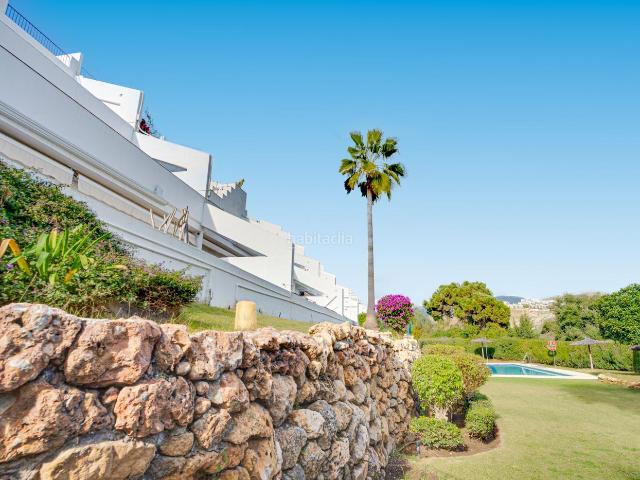 Apartamento en venta en Benahavís, La Quinta. Apartamento impecablemente reformado, orientado al sureste y situado en la prestigiosa zona de La Quinta Golf, Benahavís. Apartamentos.