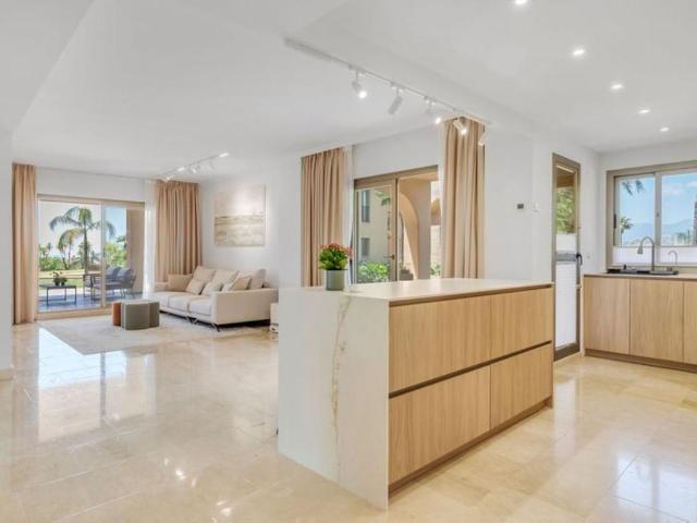 Apartamento en venta en Benahavís Málaga