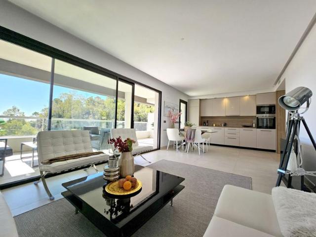 Apartamento en venta en Benahavís, The Crest