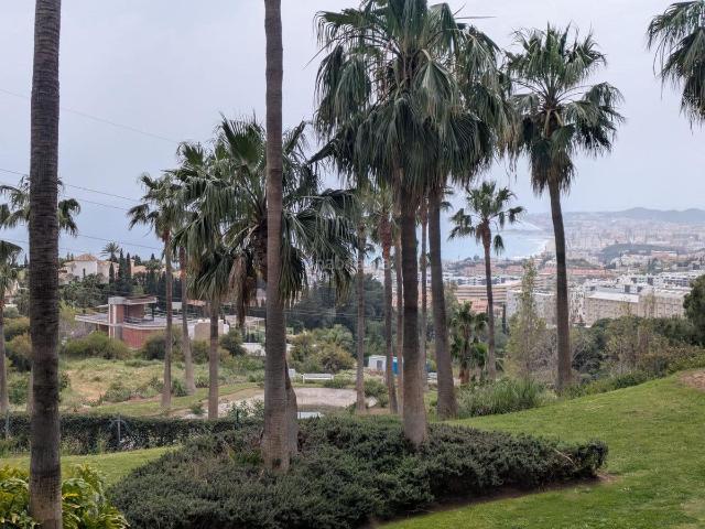 Apartamento en venta en Benalmádena, Arroyo de la Miel. Apartamento en Planta Media de 3 dormitorios en Benalmadena. Apartamentos.