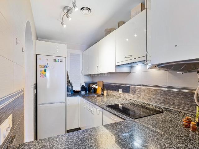 Apartamento en venta en Benalmádena, Arroyo de la Miel. Apartamentos.