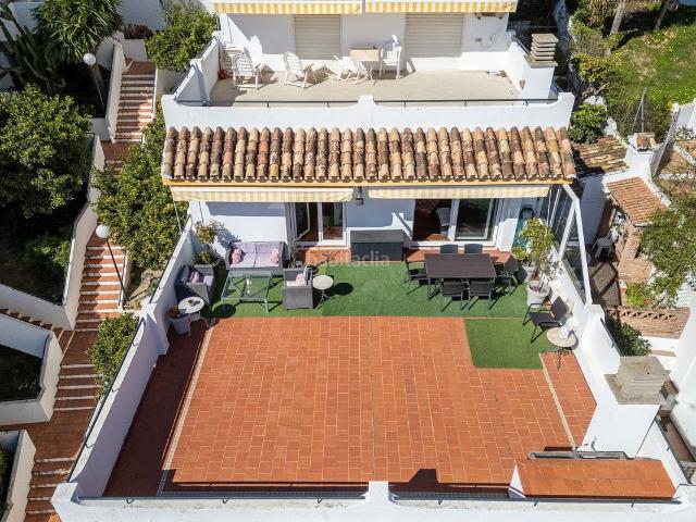 Apartamento en venta en Benalmádena, Centro. Apartamentos.