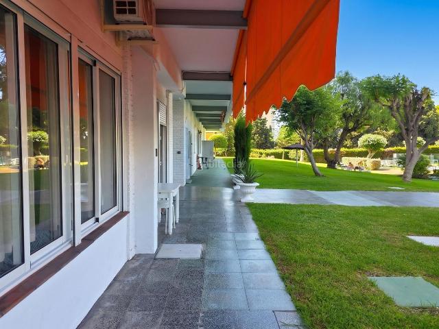 Apartamento en venta en Benalmádena, Solymar. Fantástico apartamento de 1 dormitorio con licencia turística a 400m de las playa de Benalmádena. Apartamentos.