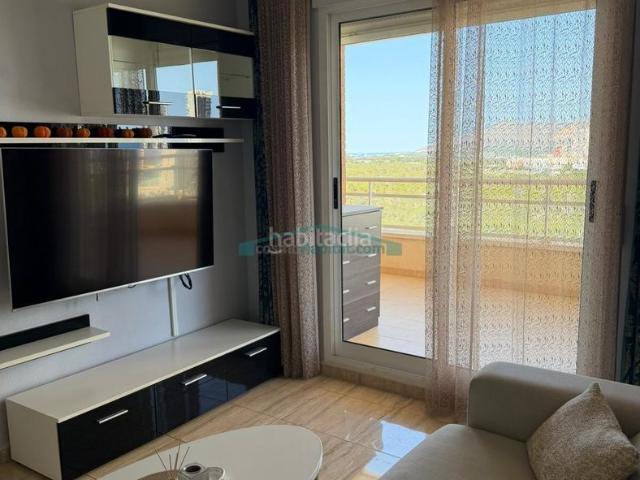 Apartamento en venta en Benidorm, Via Parque. Amplio apartamento con espectaculares vistas al Mediterráneo en la zona de Poniente. Apartamentos.