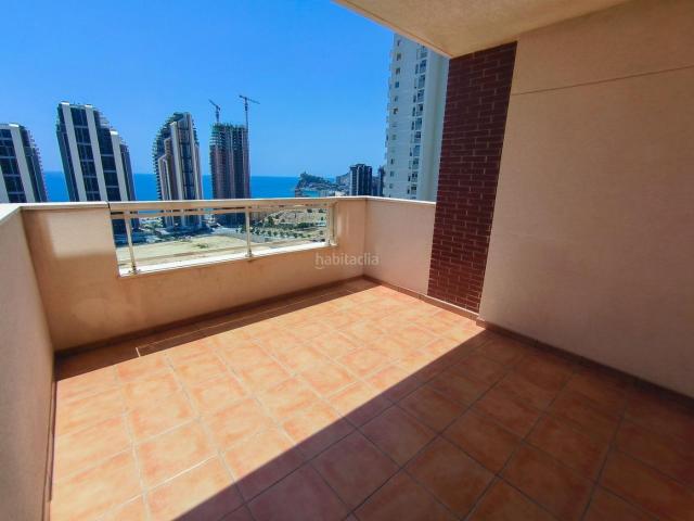 Apartamento en venta en Benidorm, Via Parque. Amplio piso con 2 dormitorios y vistas al mar, con plaza de garaje y trastero privados en zona playa Poniente. Apartamentos.
