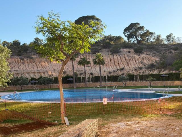Apartamento en venta en Benidorm, Via Parque. Apartamento con inmejorables vistas al mar y a la montaña en zona tranquila y cercana a todos los servicios. Apartamentos.