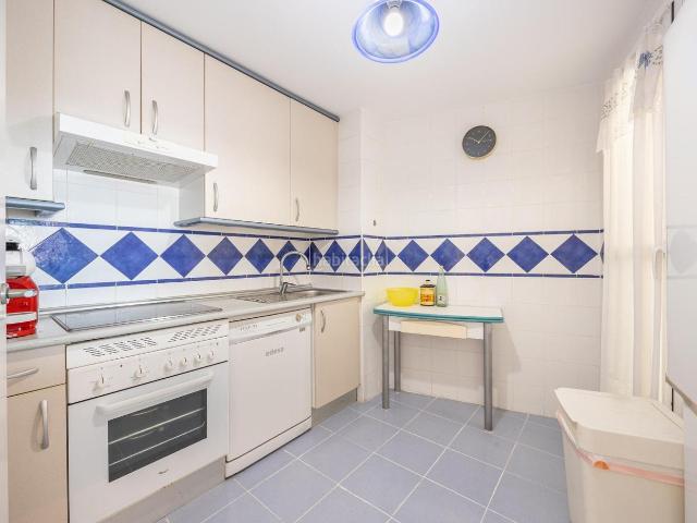 Apartamento en venta en Benidorm, Via Parque. BONITO Y AMPLIO APTO. EN PLAYA PONIENTE, AL LADO DE UN CAMPO DE GOLF Y BONITAS VISTAS AL MAR!. Apartamentos.
