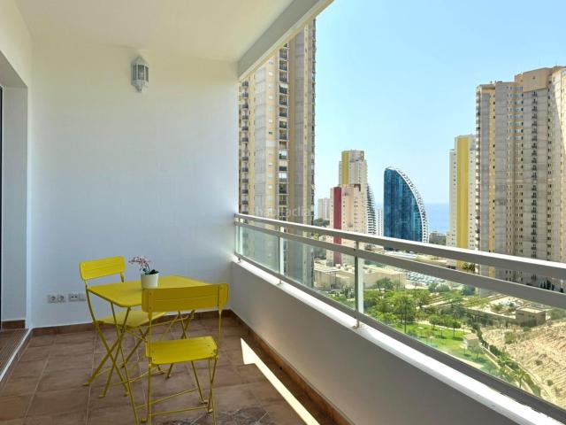 Apartamento en venta en Benidorm, Via Parque. Exquisito Apartamento con Vistas al Mar en Benidorm. Apartamentos.