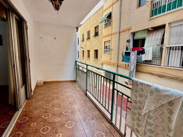 Apartamento en venta en Benidorm, Centro Urbano. EN EXCLUSIVA! AMPLIO PISO EN EL CENTRO DE BENIDORM A 300 METROS DE LA PLAYA. Apartamentos.