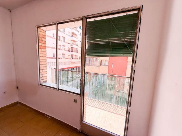 Apartamento en venta en Benidorm, Centro Urbano. Piso para reformar en Benidorm. Apartamentos.