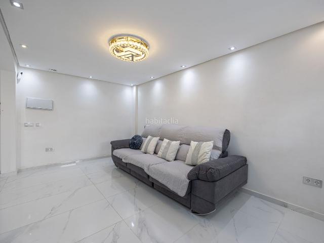 Apartamento en venta en Benidorm, Juzgados Plaza de Toros. Apartamento reformado, listo para entrar a vivir, con buenas calidades. Apartamentos.