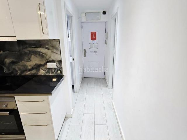 Apartamento en venta en Benidorm, Juzgados Plaza de Toros. Moderno apartamento reformado con piscina y parking cerca del centro de Benidorm. Apartamentos.