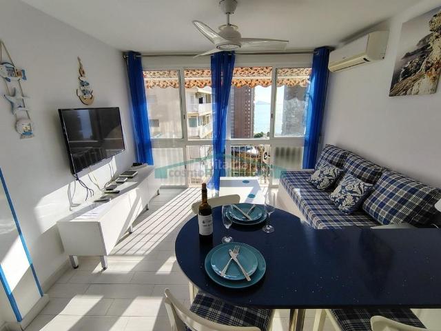 Apartamento en venta en Benidorm, Playa Levante. Apartamento en planta alta con vistas al mar en Benidorm!. Apartamentos.